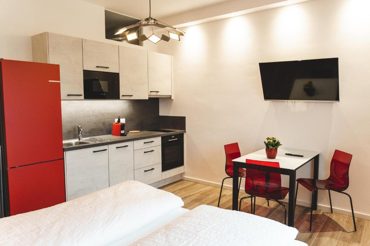 Studio-Appartment - Hotel Lux Meran Exterior foto